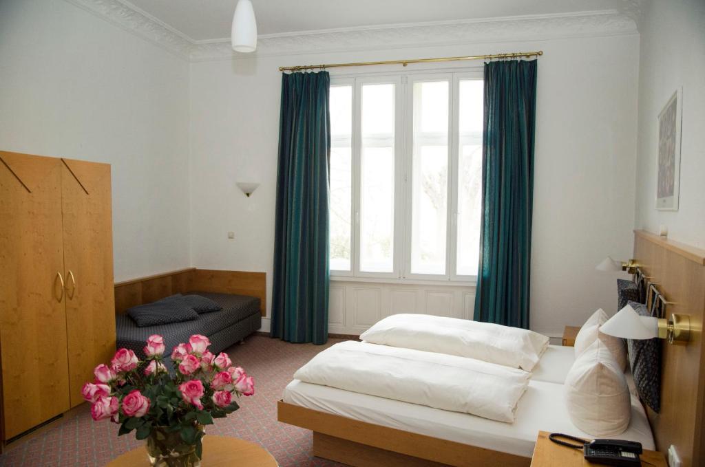 Schonberger Hof Hotel 3*